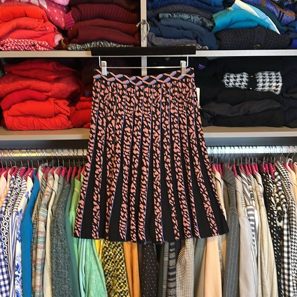 Diane Von Furstenburg black/cheetah print pleated skirt NWT - Picture 3 of 3